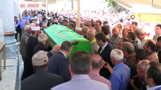 Bisikletle istinat duvarından düşerek hayatını kaybeden genç öğretmen son yolculuğuna uğurlandı