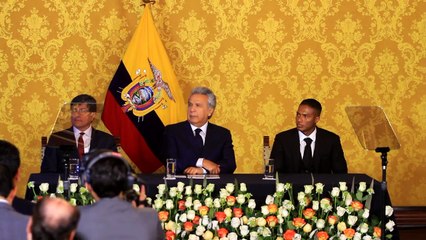 Toño Valencia condecorado en Ecuador tras 10 años en el Manchester United