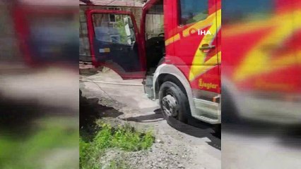 Köyde çıkan yangın itfaiyeyi alarma geçirdi