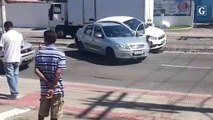 Morador de rua causa acidente na Rodovia do Sol
