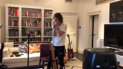 Mick Jagger volta a dançar