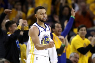 Steph Curry Leads Warriors to Game 1 Win Over Blazers