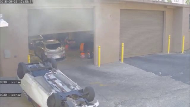 Quand une voiture tombe de nulle part