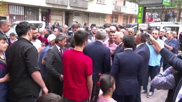 Binali Yıldırım Sultangazi'de Tan Ailesinin İftar Sofrasına Misafir Oldu