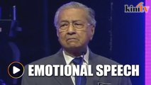 Dr Mahathir chokes up during emotional Teachers' Day tribute