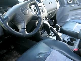 Mitsubishi-pajero-2