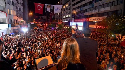 İmamoğlu'ndan gençlere esprili ''19 Mayıs tavsiyesi'': Sakın başkaları gibi kopya çekmeyin!