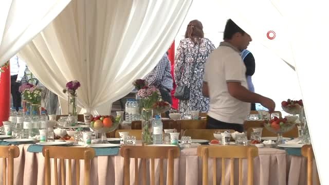 Bakü'nün Merkezinde İlk Defa İftar Çadırı Kuruldu