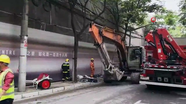 - Çin'de Bina Çöktü, 20 Kişi Enkaz Altında Kaldı