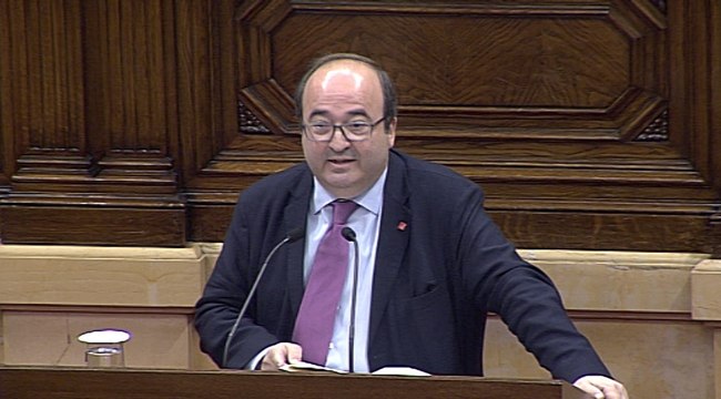 El Parlament rechaza que Iceta sea senador