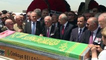 Kılıçdaroğlu, Yekta Güngör Özden'in eşinin cenaze törenine katıldı - ANKARA