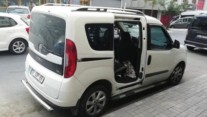 Görülmemiş Hırsızlık! Otomobilin İki Kapısını 3 Dakikada Çaldılar