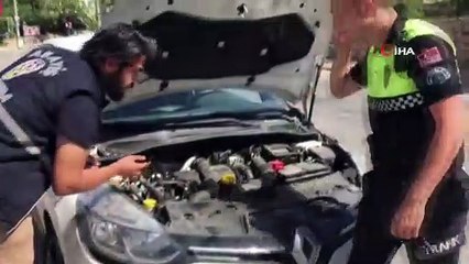 Araca giren yavru kediler polis ve itfaiye ekiplerini alarma geçirdi