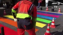 Bordeaux inaugure un passage piéton arc-en-ciel