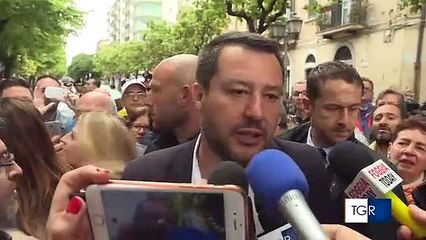 Salvini in Puglia contestato da extracomunitari: "porti restano chiusi, in Europa difenderemo prodotti pugliesi"