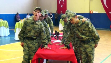 Engelli gençler yemin edip, tezkere aldılar