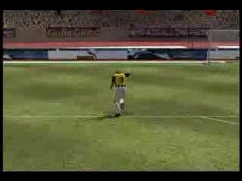 PES 2008 BUG ROBERTO CARLOS FAIT SUPERMAN MDR A VOIR