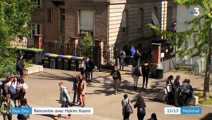 Handicap au travail : rencontre avec Hakim Kasmi, journaliste non-voyant à France Culture