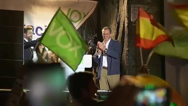 Veinteañeros engrosan las listas de la ultraderecha que busca cortejar a la juventud en las europeas