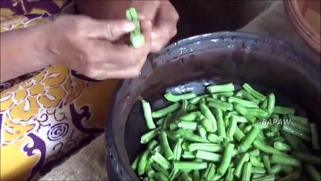 Village des Aliments - Cuisson des Haricots Verts dans mon Village par ma Maman