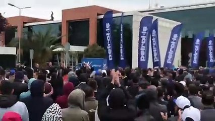 TÜPRAŞ işçileri fabrikaya kapandı
