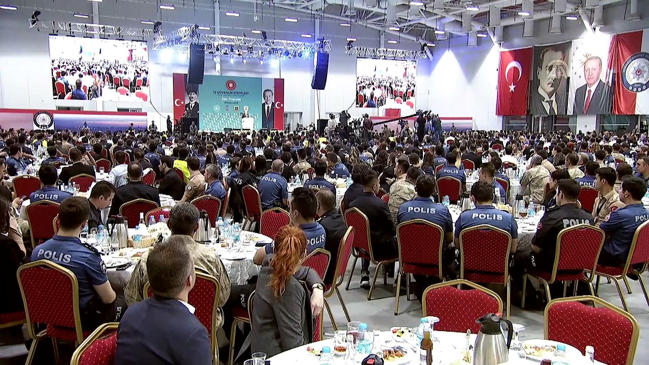 Cumhurbaşkanı Erdoğan: 'Son iki buçuk yıl içerisinde, 16'sı kırmızı listeden, 420 sözde üst düzey teröristi etkisiz hale getirdik' - İSTANBUL