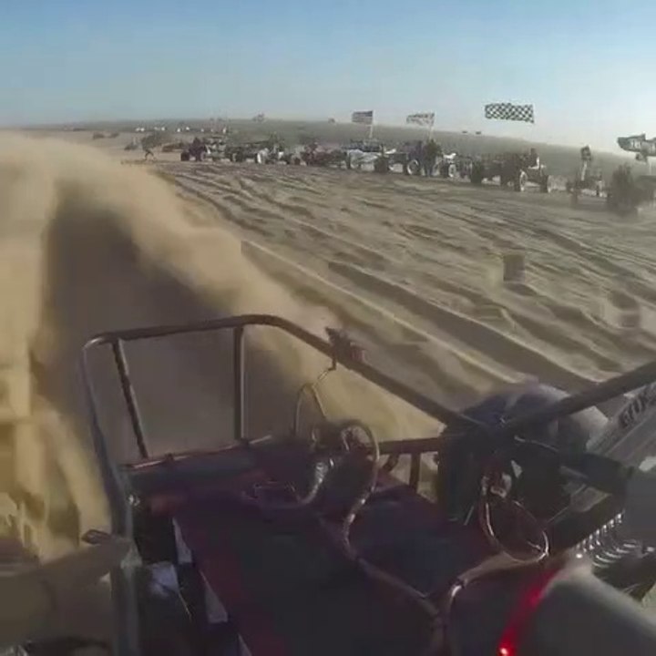 Ce buggy a un moteur de Tesla sous le capot... Machine imbattable