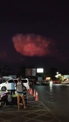 Download Video: Des passants filment un impressionnant nuage d'orage dans le ciel du texas