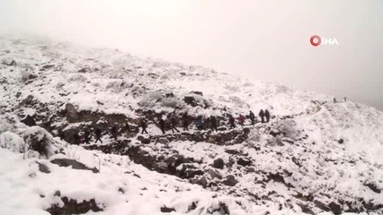 Nepalli Dağcı Yine Everest'in Zirvesinde- 23'üncü Kez Everest'e Tırmandı