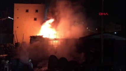 Ankara'da Oto Sanayi Bölgesinde Yangın