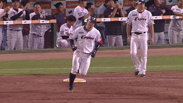한화 3연승...키움 2.5게임차 추격 / YTN