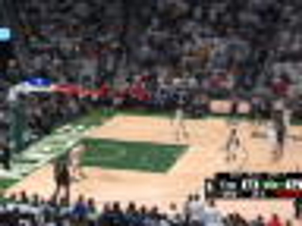 Super Siakam - Raptors star dunks and beats third-quarter buzzer with three