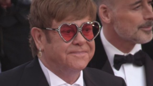 La alfombra roja de Cannes recibe a Elton John y su Rocketman