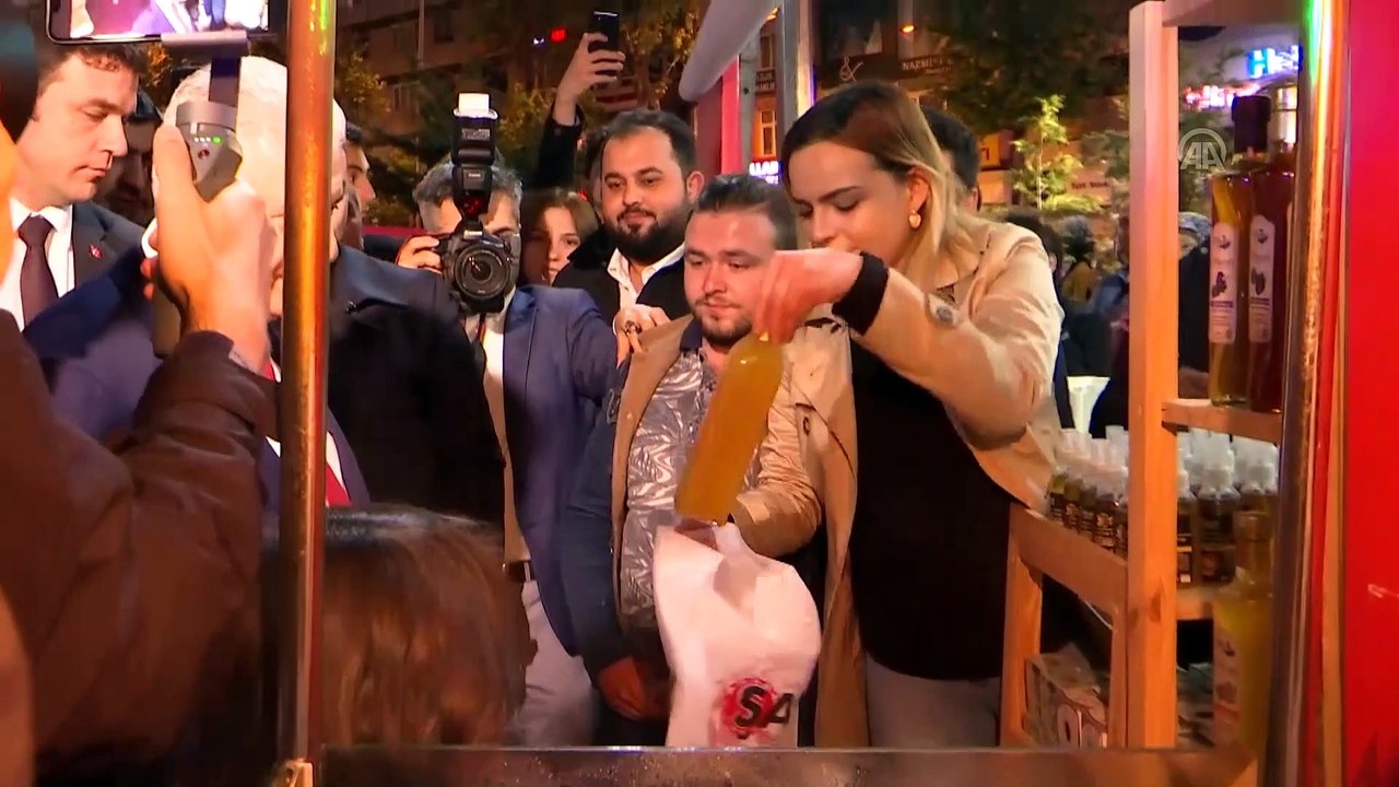 Binali Yıldırım Ümraniye'de vatandaşlarla sahurda bir araya geldi - İSTANBUL