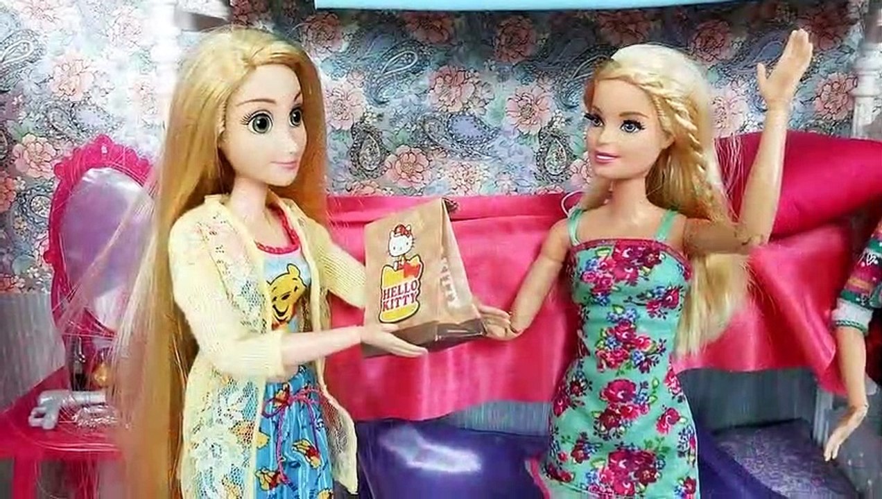 Mermaid Ariel Barbie Rapunzel Bunk bed Bedroom One Morning Quarto de Manhã Barbie Pagi Kamar Tidur | Karla D.