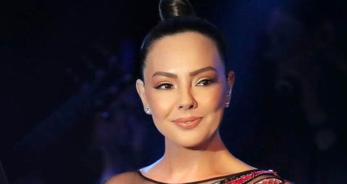 Ebru Gündeş, Yeni Şarkısına Klip Çektiğinin Müjdesini Sosyal Medya Hesabından Verdi