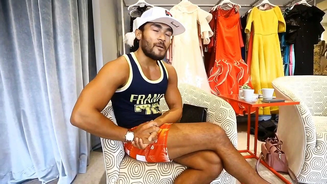 Model-actor Loresca wears heels for a good cause
