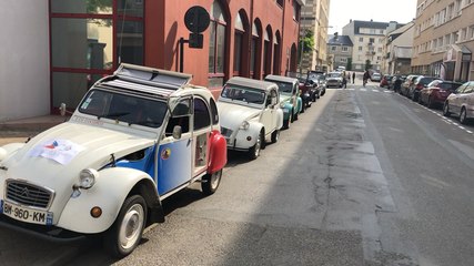 Les vieilles voitures s’associent à la collecte alimentaire