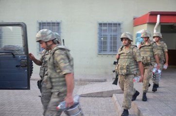 Gözleri Sınırda Kulakları Ezanda