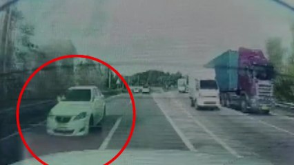 외제 차로 일부러 사고...1억 원 보험금 챙겨 / YTN