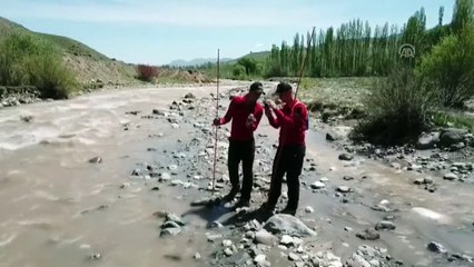 Kayıp Nurcan'ın ayakkabısı dere kenarında bulundu - KARS