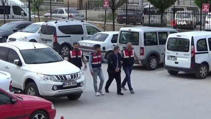 Fabrikasında Ürettiği Esrarı Jandarmaya Satmak İstedi