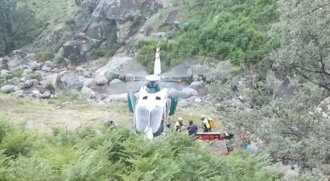 Guardia Civil rescata a un senderista en la Garganta de los Papúos