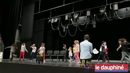 Semaine "Tous créateurs" : une répétition au Grand Angle de Voiron pour les écoliers de Chirens