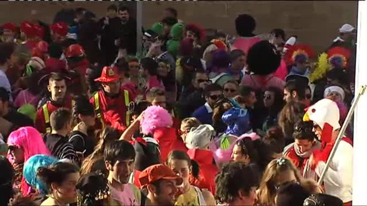 El Consejo General de Enfermería denuncia a una discoteca de Madrid por usar como reclamo azafatas disfrazadas de enfermeras ligeras de ropa