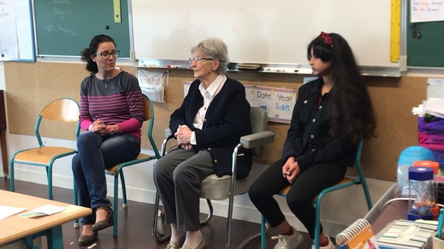 D-Day. Mireille François raconte les bombardements devant des élèves saint-lois