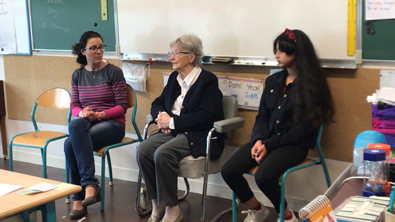 D-Day. Mireille François raconte les bombardements devant des élèves saint-lois