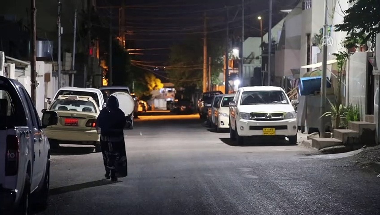 Iraklı kadın insanları sahura def çalarak uyandırıyor - SÜLEYMANİYE
