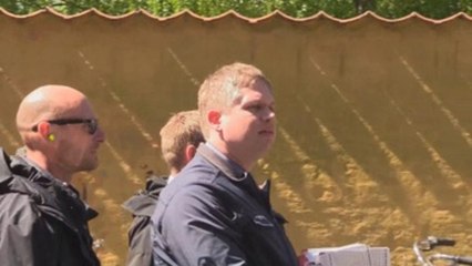 Político ultra pasa de fenómeno en YouTube a agitador de la campaña danesa