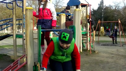 СБЕЖАЛИ!! КАТЯ и ВАЛЕНТИНА ИВАНОВНА ищут!!